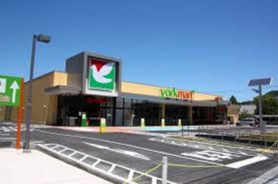 ヨークマート六浦店 徒歩10分。スーパー 790m