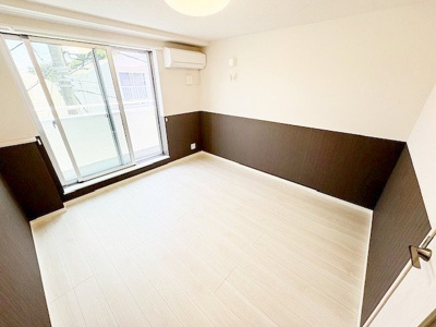 【居間・リビング】フルセイル六浦