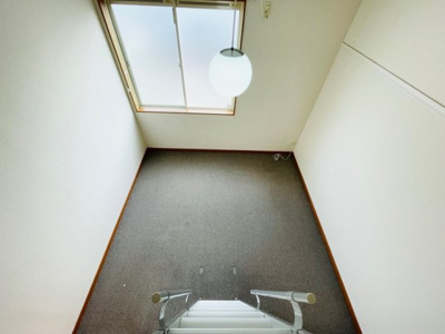 【居間・リビング】 | レオパレス一本松 | 1Ｆフローリング・2Ｆ絨毯