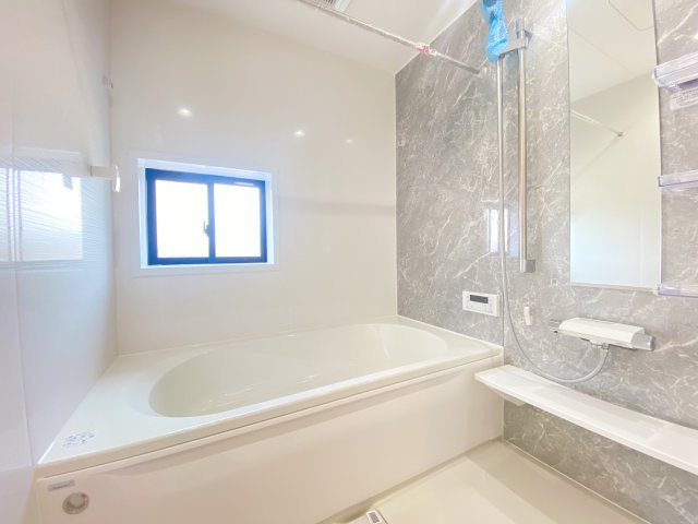 『八王子市新築戸建て』八王子市大和田町7-17-16【仲介手数料無料】　８期の浴室|～仲介手数料無料☆八王子ひなた不動産～八王子市大和田町　新築戸建て