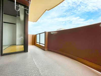 【バルコニー】 | グランドムール堺ザビエル公園 | 南東向きで陽当りが良く、お洗濯物が良く乾き気持ち良いです！