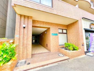 【エントランス】 | グランドムール堺ザビエル公園 | ファミリーマート堺材木町西店まで徒歩７分。ライフ堺駅前店まで徒歩８分。