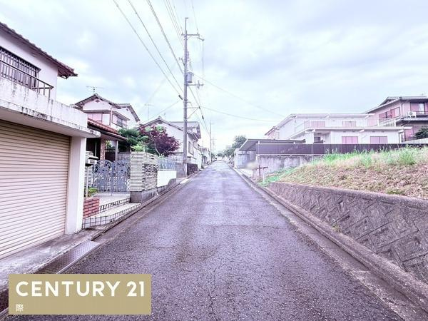 貴志川町長山　土地の前面道路含む現地写真