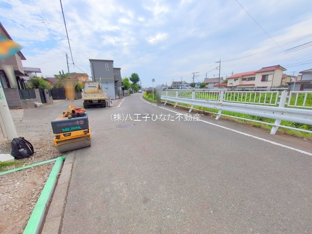 祝　成約済み　八王子市　中野山王　新築戸建て　８期の前面道路含む現地写真|～仲介手数料無料☆八王子ひなた不動産～八王子市中野山王　新築戸建て