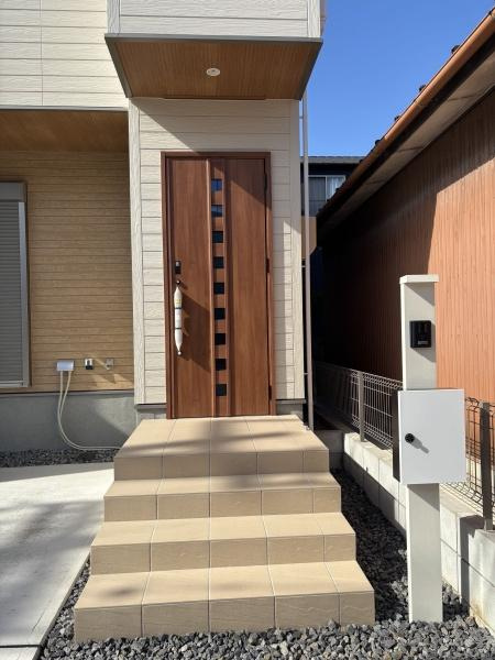 豊田市畝部東町第4　全2棟・2号棟の玄関|訪れる人を心地よく迎え入れます。