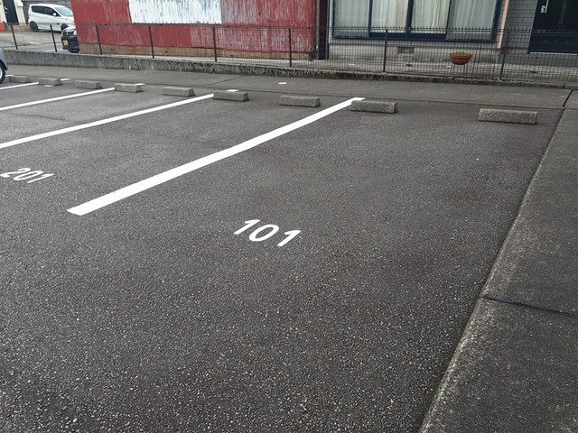 ガーデンハイツの駐車場|駐車場完備です