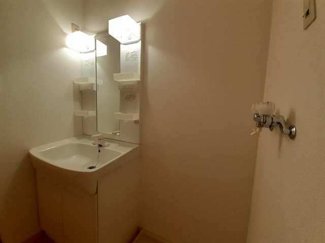 ガーデンハイツの洗面所|コンパクトで使いやすい洗面所