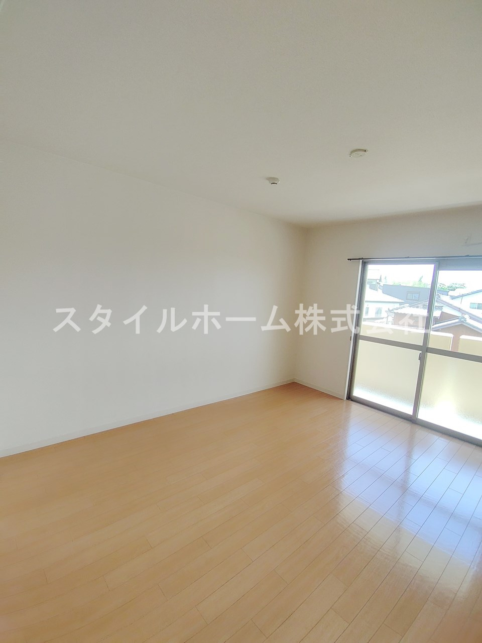 プログレスの洋室|別部屋写真です。