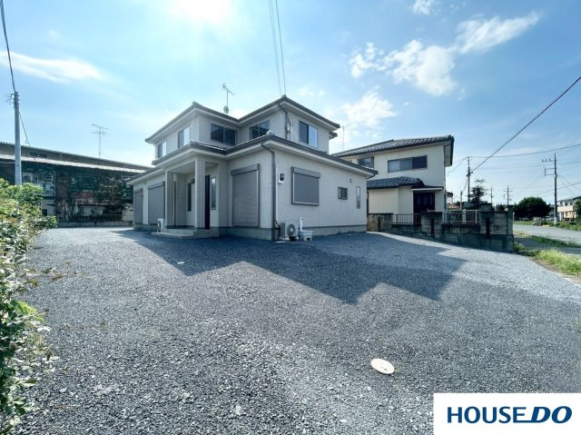 中古戸建　足利市鹿島町の外観|駐車場があるので、車を買う予定の方も安心です