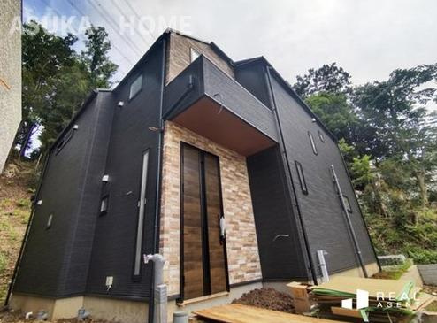 横浜市戸塚区柏尾町新築戸建ての外観|おしゃれな外観です