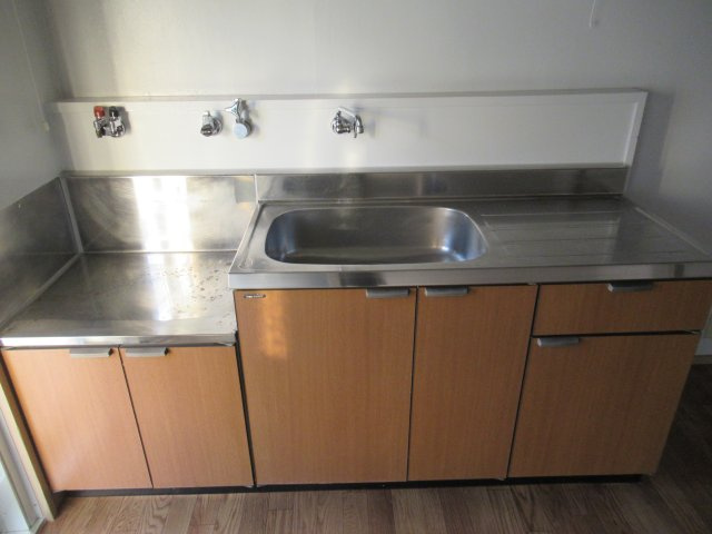 兵庫県公社　姫路青山５号棟のキッチン|キッチンでお料理をお楽しみください