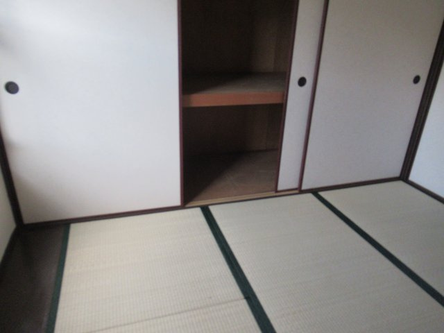 兵庫県公社　姫路青山５号棟の収納|収納スペース豊富です