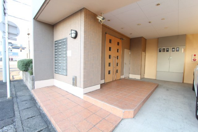 タウンコート春日井のエントランス|建物の内部です