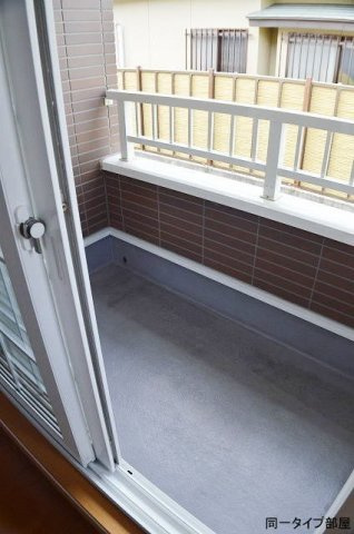 ジャンプ八百屋町のバルコニー