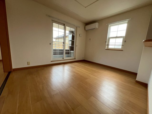 ジャンプ八百屋町の居間・リビング