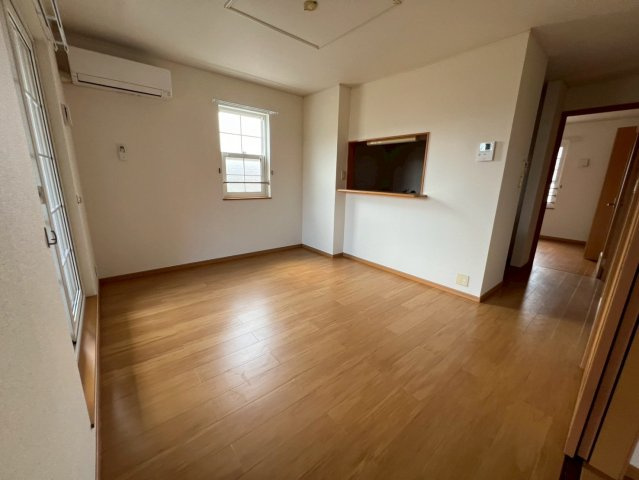 ジャンプ八百屋町の居間・リビング