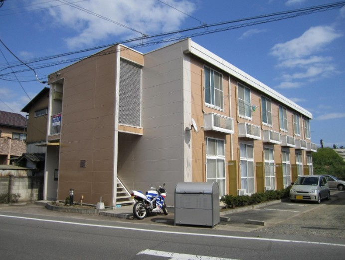 レオパレスヴィラ　フローラルの外観