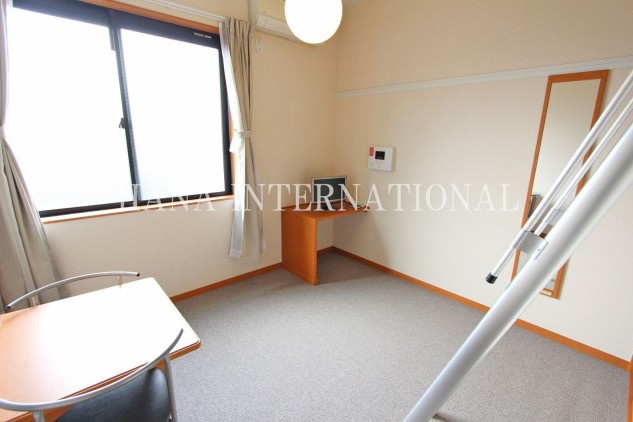 レオパレスヴィラ　フローラルの居間・リビング