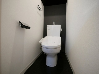 【トイレ】 | アドバンス西梅田ジェイス | 落ち着いた空間のトイレです