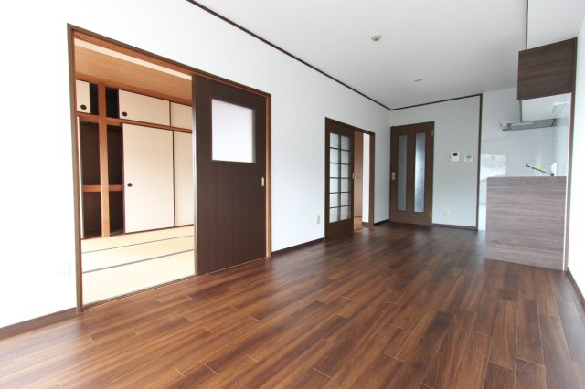 グランメール広の居間・リビング