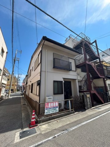 大黒町３丁目貸家