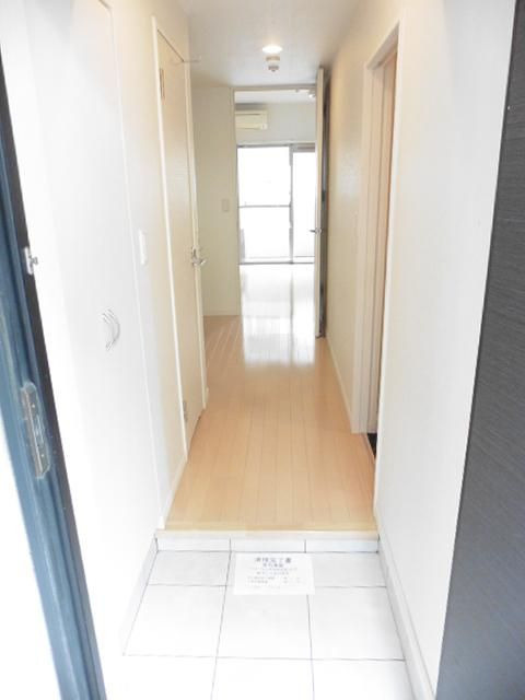 エンクレスト藤崎の玄関