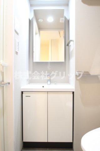 RELUXIA横濱元町の独立洗面台