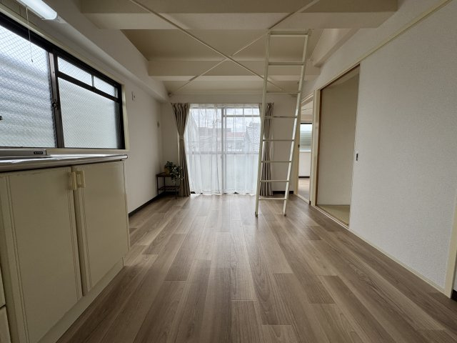 サンパレス21服部の居間・リビング