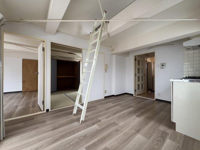 サンパレス21服部の内装