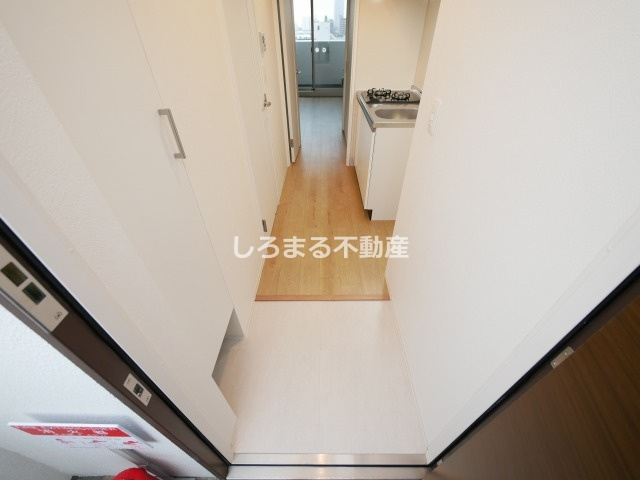 アドバンス大阪ルーチェの玄関