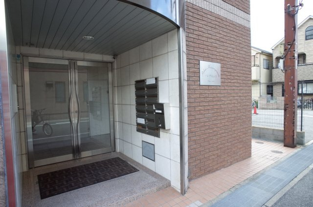 パレ甲南山手のエントランス