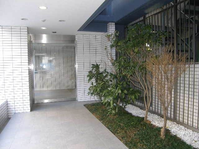 西新ROOMSのロビー