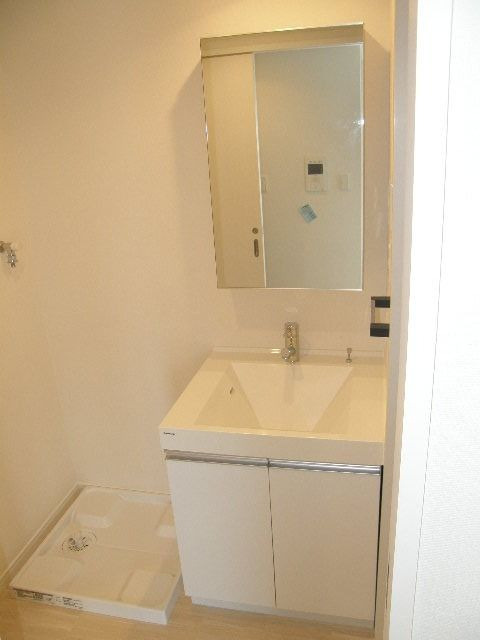 西新ROOMSの洗面所