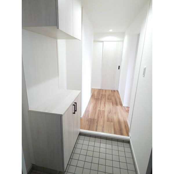 ハッピーコート五軒邸の玄関