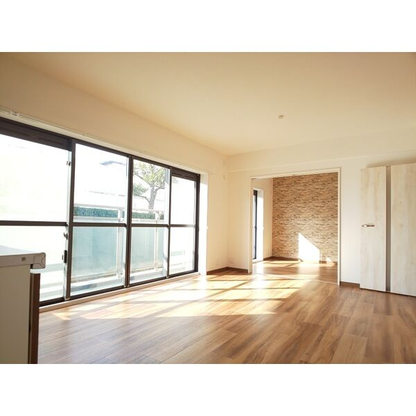 ハッピーコート五軒邸の居間・リビング