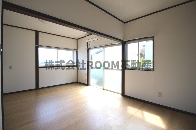 プラントハイツの居間・リビング|こちらの居間で趣味の時間をお楽しみください