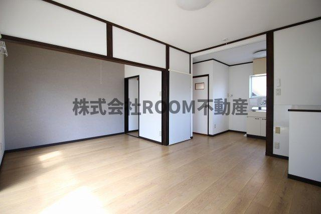 プラントハイツの居間・リビング|広々とした洋室です