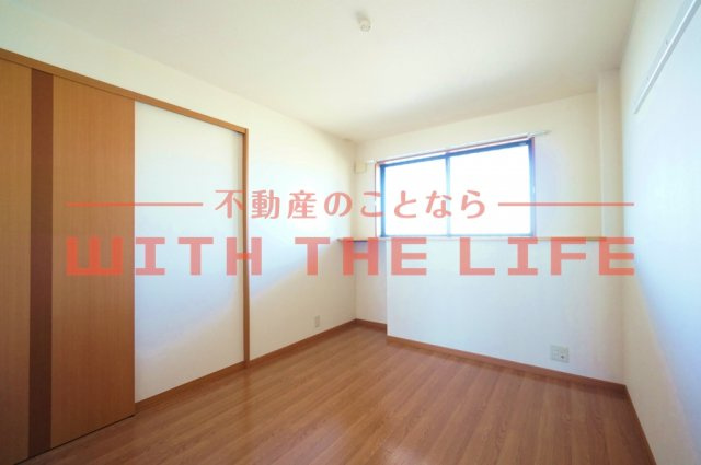 ローズマリーⅡ【10,000円キャッシュバック対象物件】の内装|明るい室内です