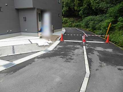 広島市安佐北区可部８丁目　新築一戸建て(全3棟) の前面道路含む現地写真