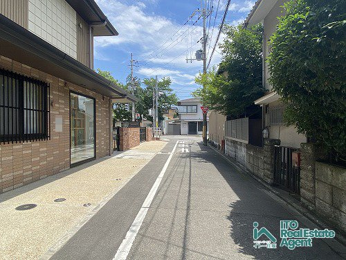 上京区西院町 中古戸建の前面道路含む現地写真