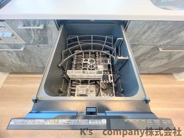 茅ヶ崎市柳島１丁目　新築戸建　１号棟のキッチン|食器洗い乾燥機付きで家事の時短に役立ちます◇