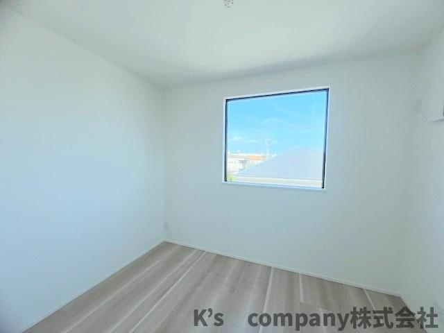 茅ヶ崎市柳島１丁目　新築戸建　１号棟の洋室|洋室4.5帖◇お子様のお部屋や趣味のお部屋にいかがでしょうか♪