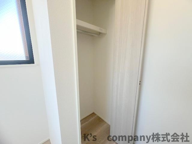 茅ヶ崎市柳島１丁目　新築戸建　１号棟の収納|洋室4.5帖の収納スぺ―ス◇