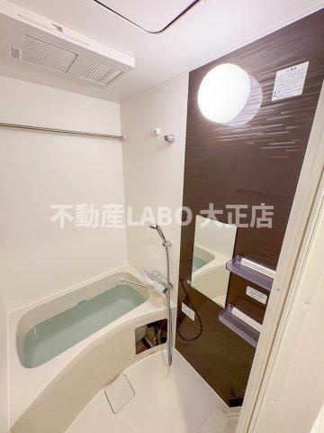 フォーリアライズ弁天町ノビアの浴室