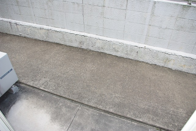 レオパレス法蓮町の庭