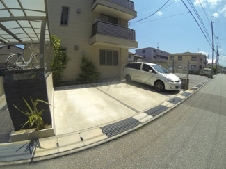 【駐車場】