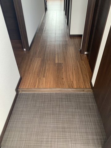 西辻マンションの玄関|落ち着いた玄関です