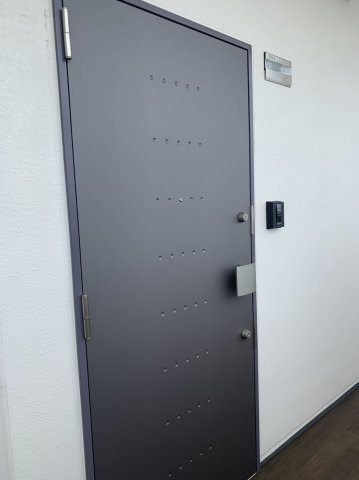 西辻マンションの玄関|収納もある玄関です