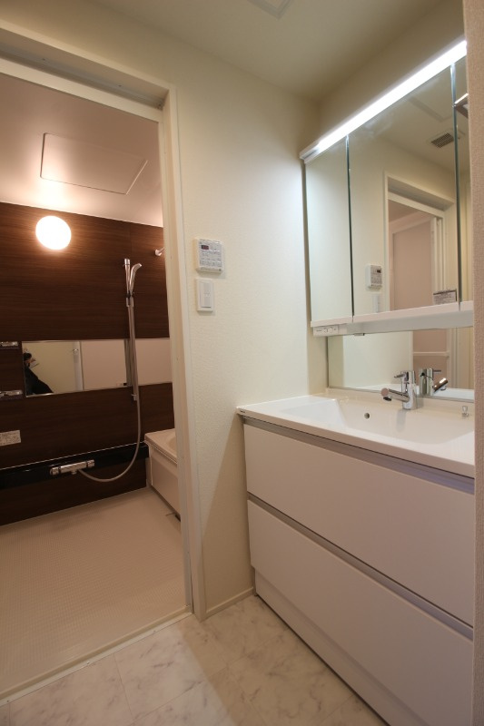Alflat 三田の洗面所|★独立洗面台付き★