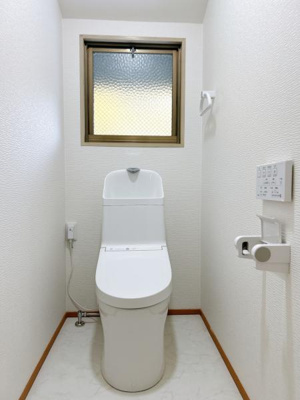 【トイレ】 | 岩国市錦見8丁目戸建 | ２階トイレ